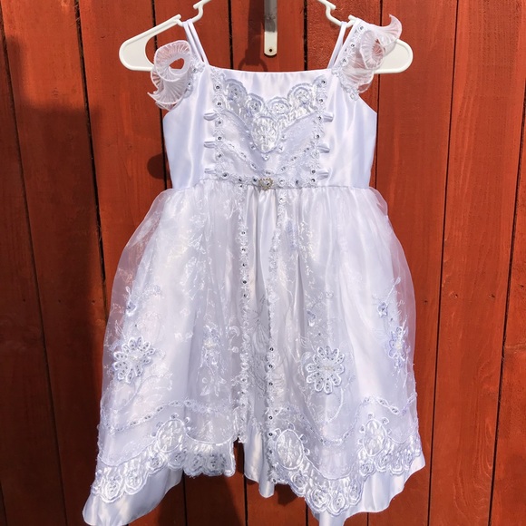 White dress - coffeafoods.com